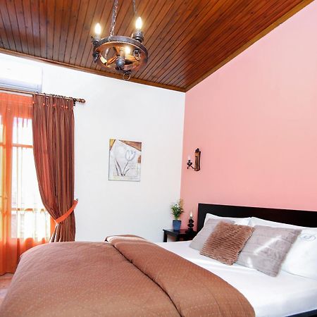 Guesthouse Alexandra Эпталофос Экстерьер фото